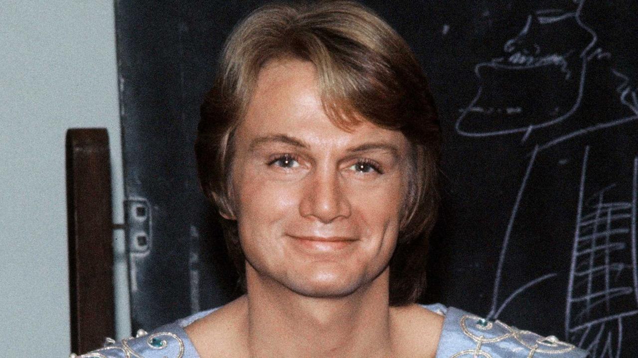 VOICI Claude François : quand le chanteur évoquait son penchant pour les adolescentes
