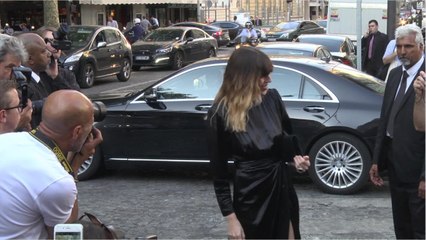 VOICI - « Il n'y a jamais eu de fusion ! " : Lou Doillon balance sur sa relation avec sa mère Jane Birkin