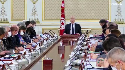 Neuwahlen und neue Verfassung sollen Tunesien aus der Dauerkrise holen