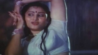 Geetha sexy dance in saree