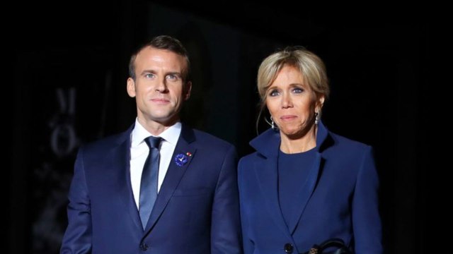 VOICI - Emmanuel et Brigitte Macron à l’hôpital : ce cliché qui choque les internautes