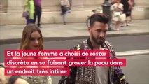 VOICI Nabilla dévoile son nouveau tatouage… sur les fesses