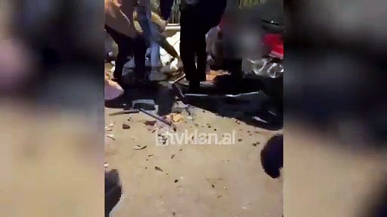 “Të q**sha robt...” 20-vjeçari italian e përplas me makinë pas sherrit, shokët e shqiptarit e rrahin