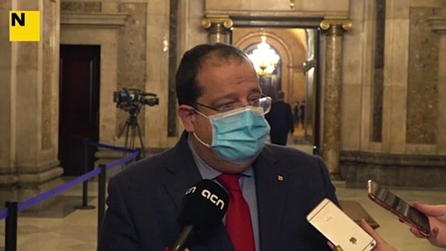 Joan Ignasi Elena dona suport i escalf als ferits i agraeix l'entrega al mosso també ferit