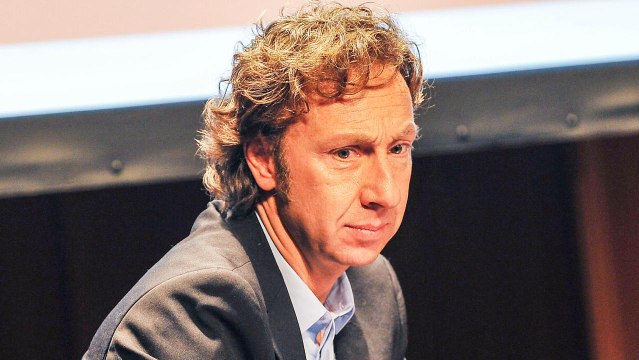 VOICI Stéphane Bern : son avis tranché sur le clash de Michel Drucker et Laurent Delahousse