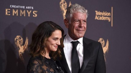 VOICI Suicide d’Anthony Bourdain : le message brutal d’Asia Argento après la mort de son compagnon