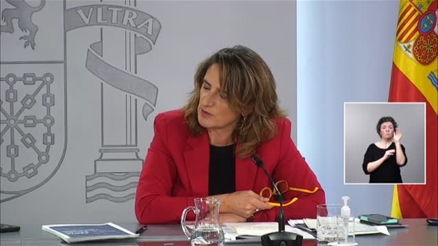 El Gobierno presentará nuevas medidas a principios de 2022 para mitigar el impacto de la subida de la luz