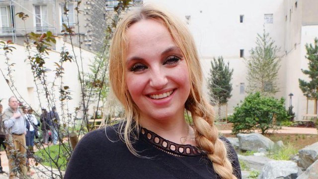 VOICI - Chloé Mons : insultée, accusée de manipulation, la veuve d'Alain Bashung réplique