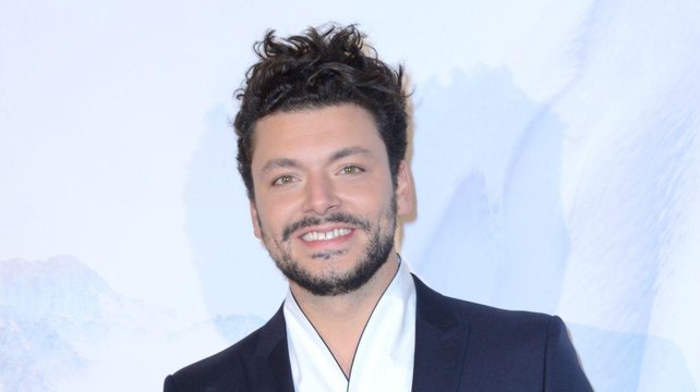 VOICI Kev Adams nous présente « la femme de sa vie » pour la Saint-Valentin