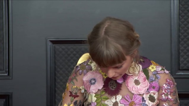 Taylor Swift Mocks Herself As She Celebrates Her 32nd Birthday With Alana Haim With A Party