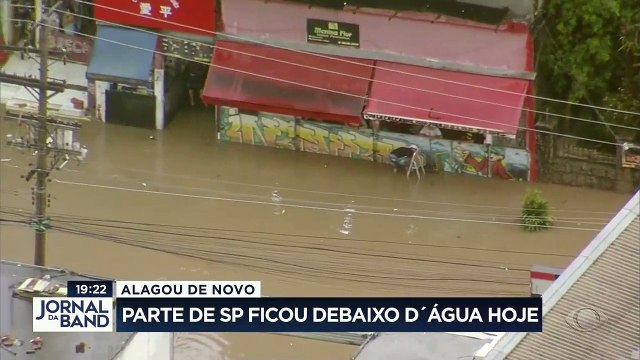 Alagamentos na Zona Leste da Capital paulista. A previsão é de que chuvas fortes continuem até sexta-feira.