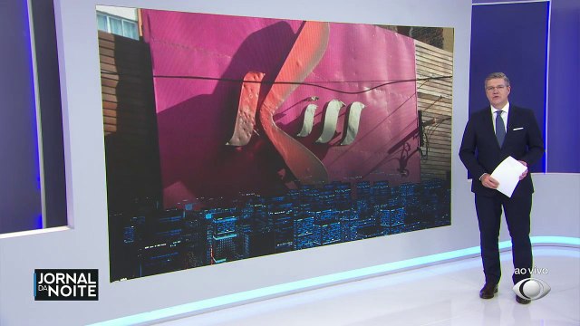 Dois condenados pela tragédia na Boate Kiss se entregaram à Justiça depois de uma decisão do STF.