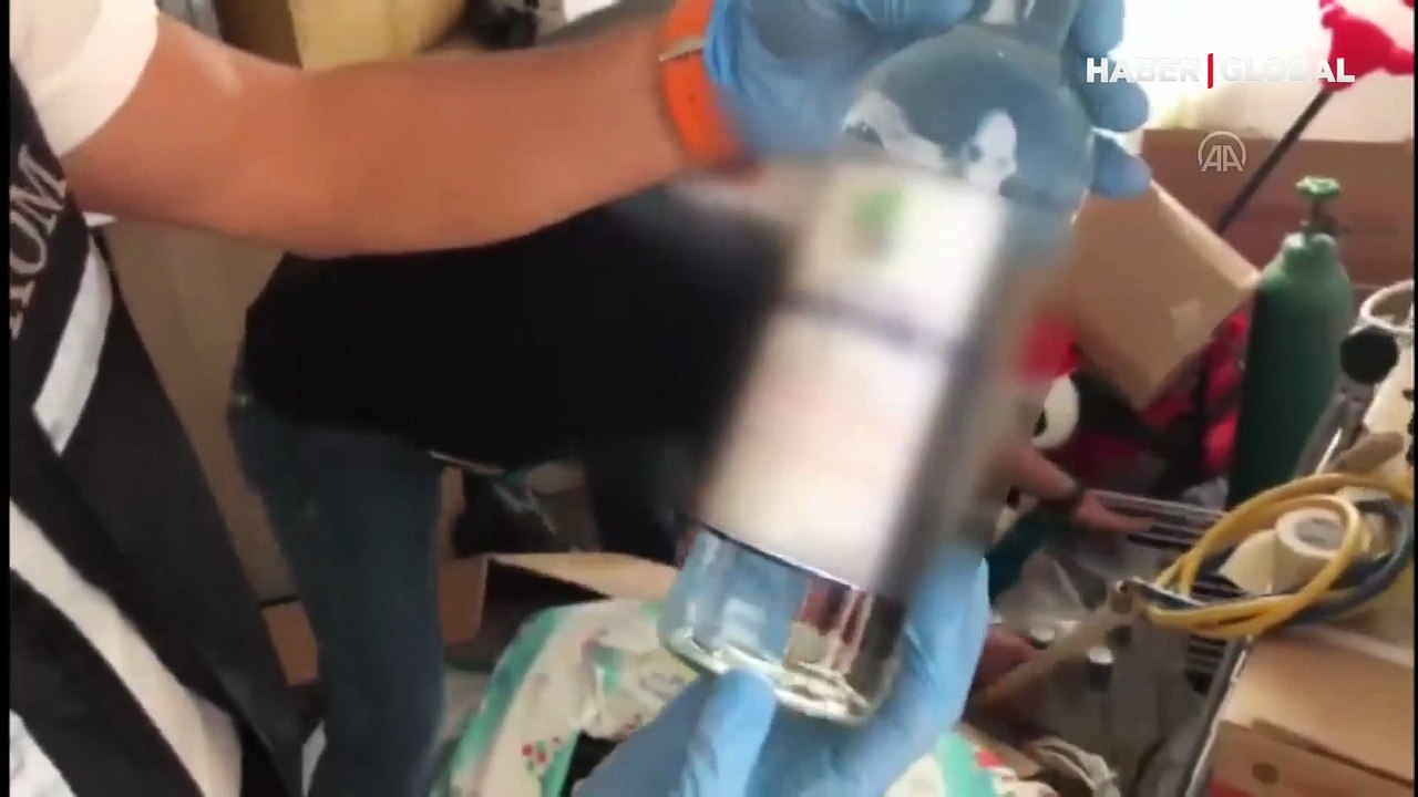 Son dakika! Emniyet'ten yılbaşı öncesi zehir operasyonu: 31 bin 343 litre sahte ve kaçak içki ele geçirildi