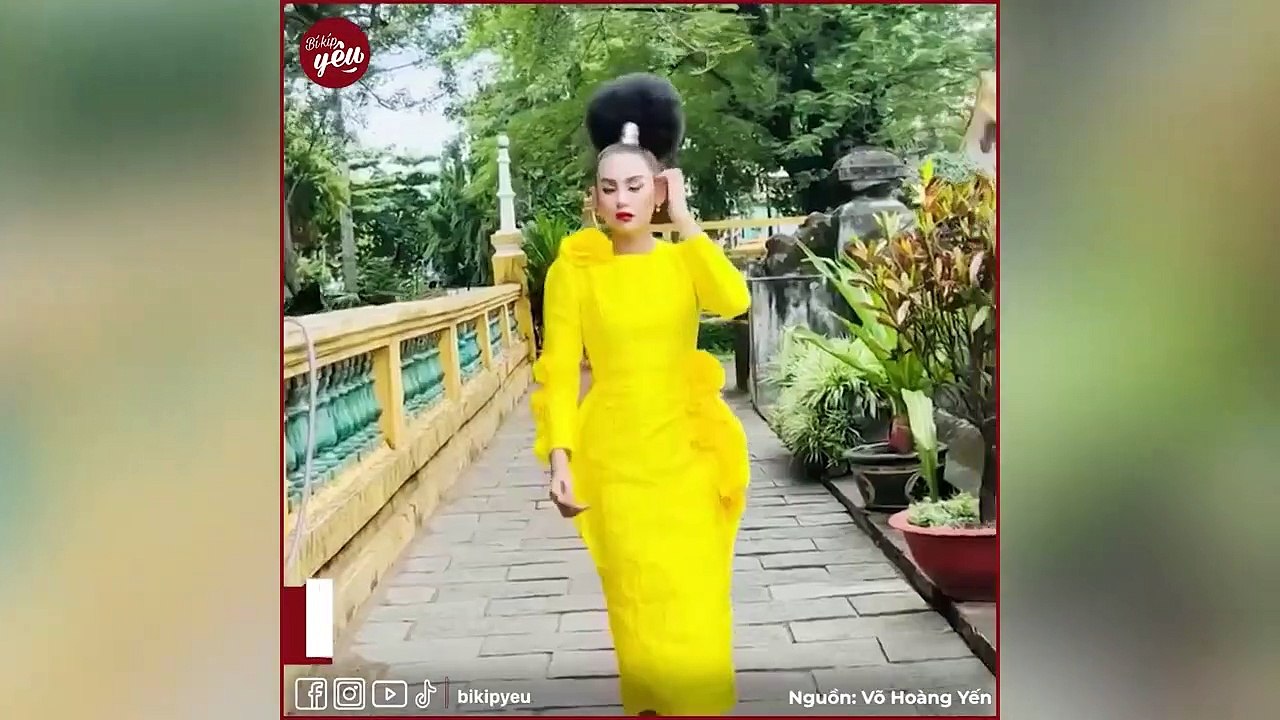 Võ Hoàng Yến bật khóc khi xa bạn trai ở Mỹ quay về Việt Nam