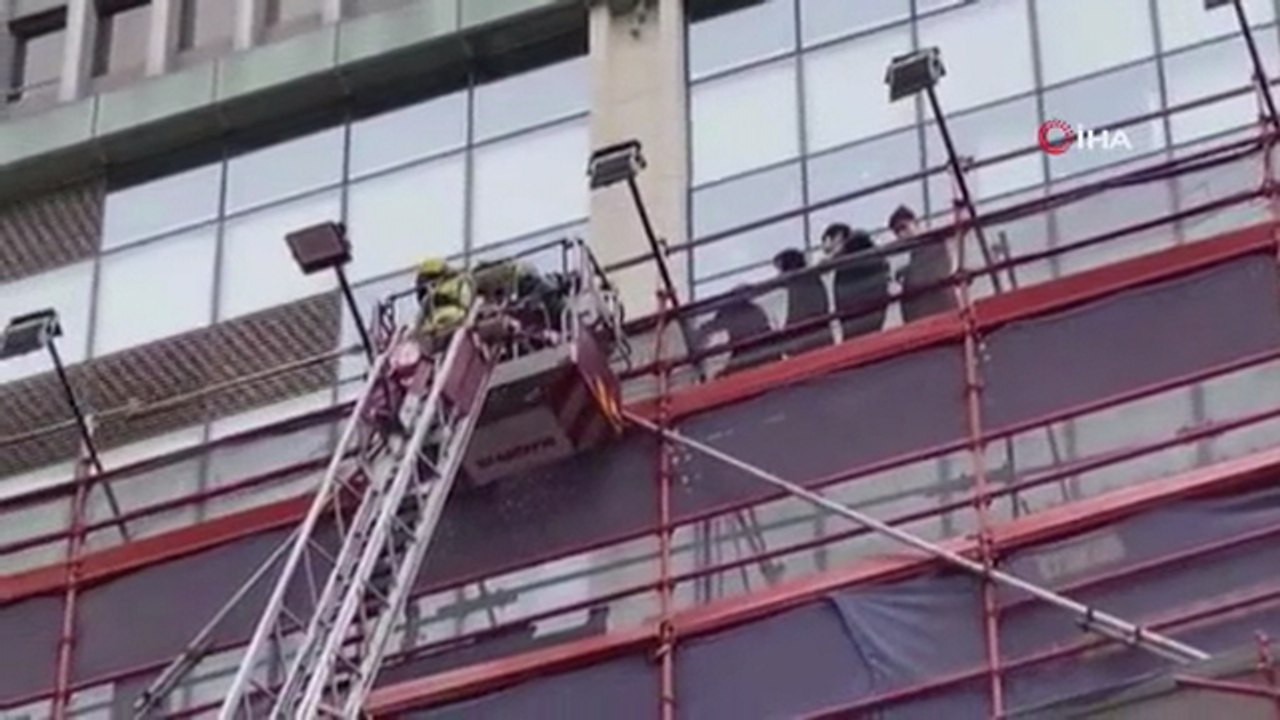 Hong Kong alışveriş merkezinde yangın: 1 yaralı