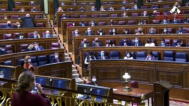 Montero, a Espinosa de los Monteros: La obligación de los ciudadanos es pagar, no como usted