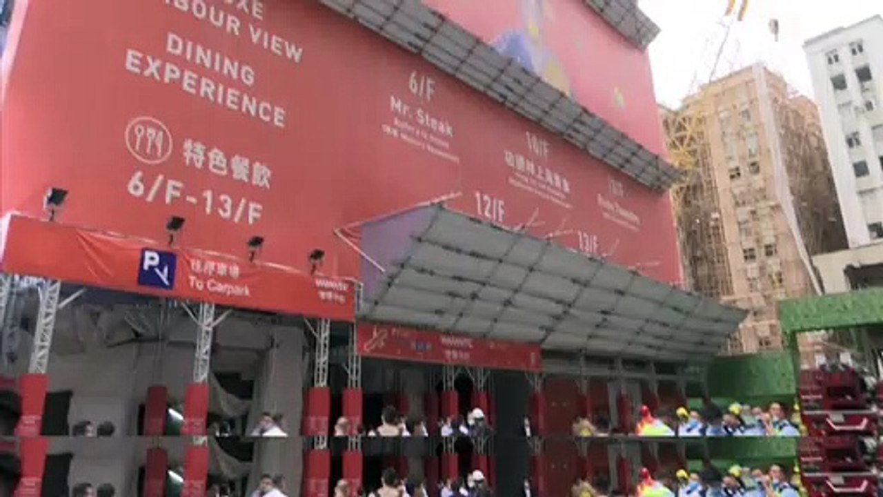 Aufs Dach geflüchtet: 12 Verletzte bei Hochhaus-Brand in Hongkong