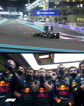 La victoire de Verstappen vue par ses mécaniciens (GP d'Abou Dabi 2021)