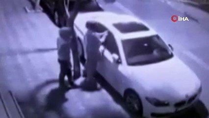 Lüks aracı saniyeler içinde soydular!