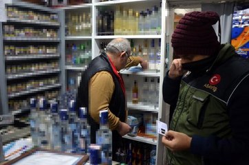 AVCILAR'DA SAHTE İÇKİ BASKINI