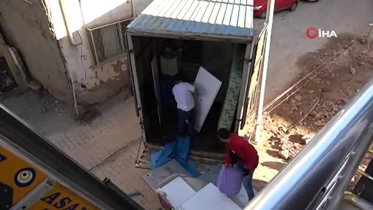 Pisa Kulesi gibi eğilmeye başlayan apartman boşaltıldı