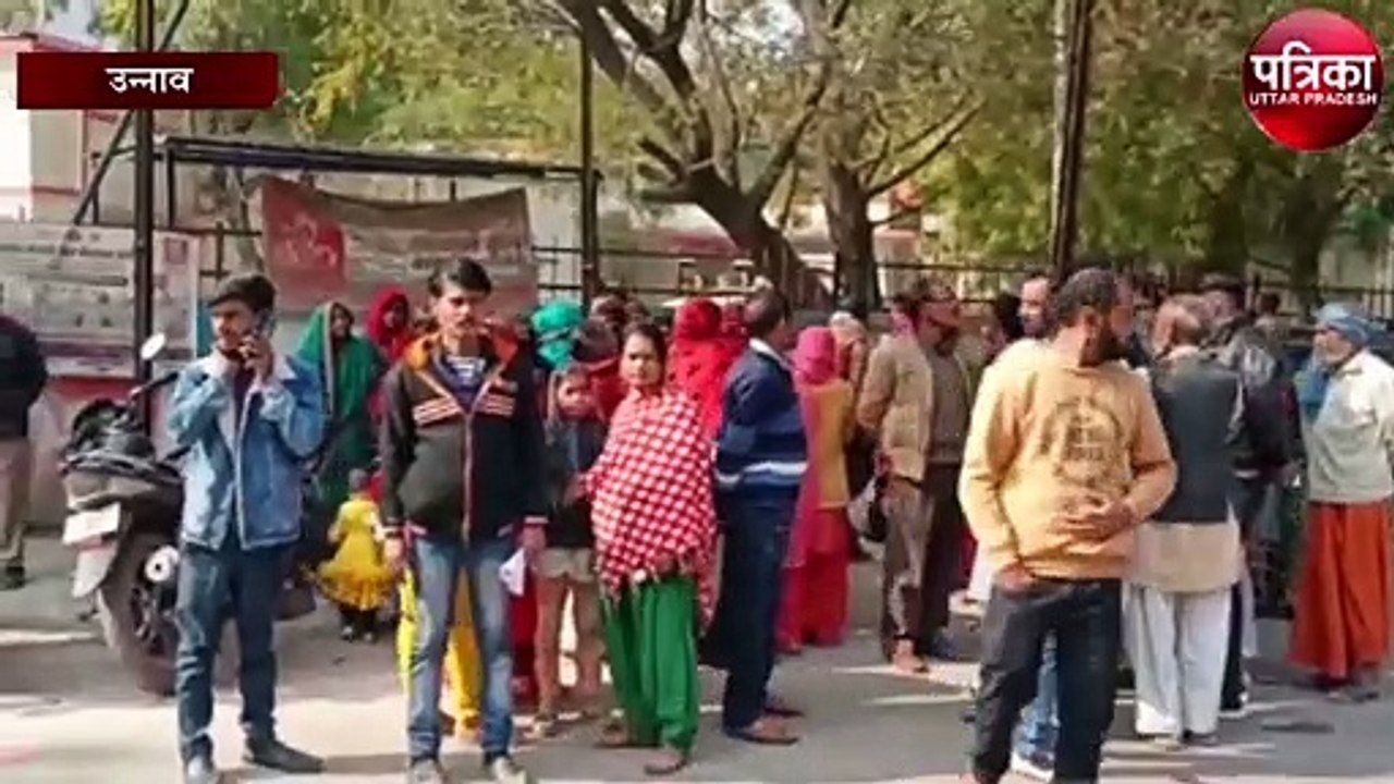 चौकी इंचार्ज पर वसूली का आरोप लगाते हुए ग्रामीण पहुंचे एसपी ऑफिस, दिया शिकायती पत्र