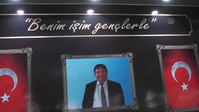 3 yıl önce öldürülen okul müdürü için anma töreni düzenlendi