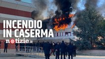Roma, incendio nella caserma dei carabinieri: un militare si lancia dalla finestra