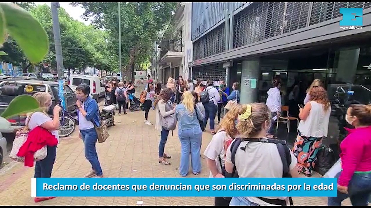 Reclamo de docentes que denuncian que son discriminadas por la edad