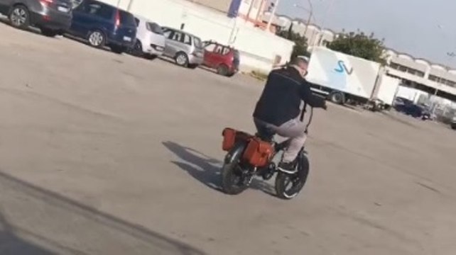 Palermo - Cieco assoluto andava in cibi e faceva shopping: arrestato per truffa (15.12.21)