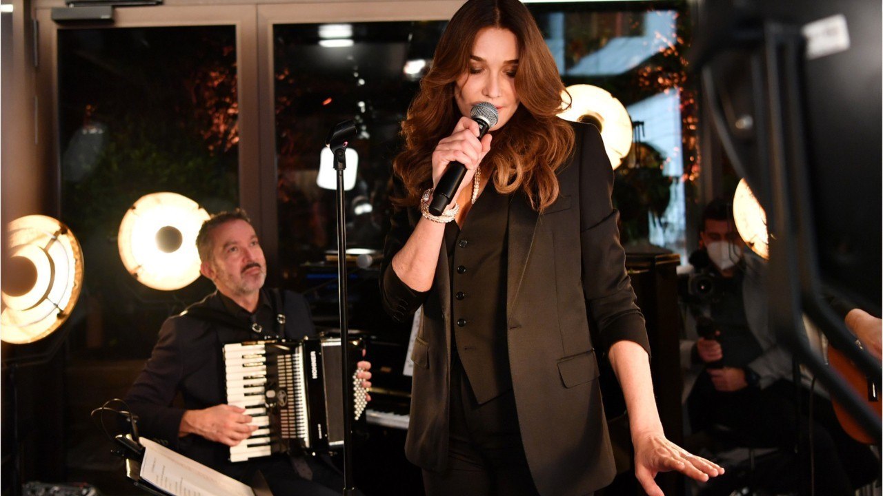 GALA VIDEO - Carla Bruni fait de rares confidences sur sa fille Giulia : "Je lui laisse choisir ce qu'elle veut"