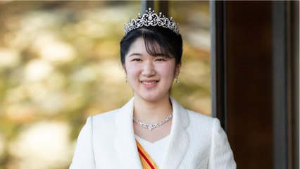 GALA VIDEO – Aiko du Japon : diamants, diadème et robe de gala… La princesse célèbre sa majorité !