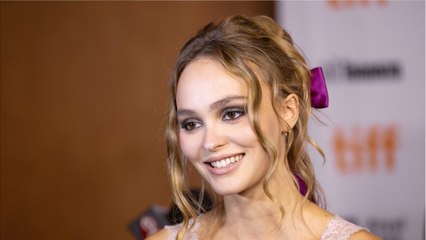 GALA VIDEO – PHOTO - Lily-Rose Depp cheveux bruns et frange courte : ce nouveau look capillaire qui interpelle