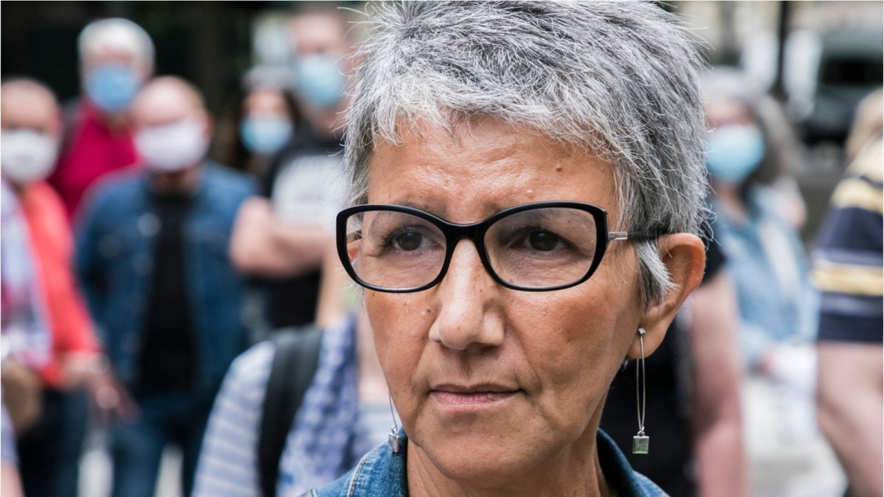 GALA VIDEO - « J'ai vécu 6 chimios et je pesais 40kg " : Zohra Bitan (Les Grandes gueules) raconte son dur combat contre le cancer