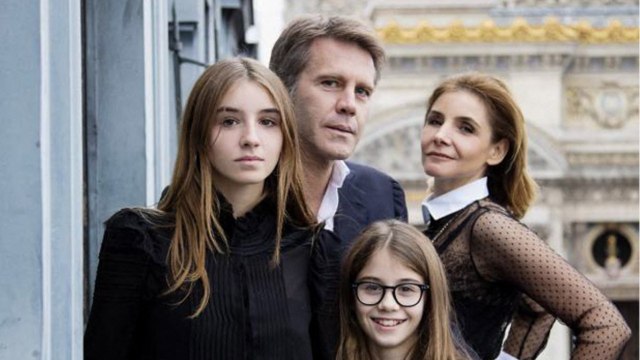 GALA VIDEO - PHOTO – Clotilde Courau et Emmanuel Philibert de Savoie : leur petite Luisa est leur parfait sosie