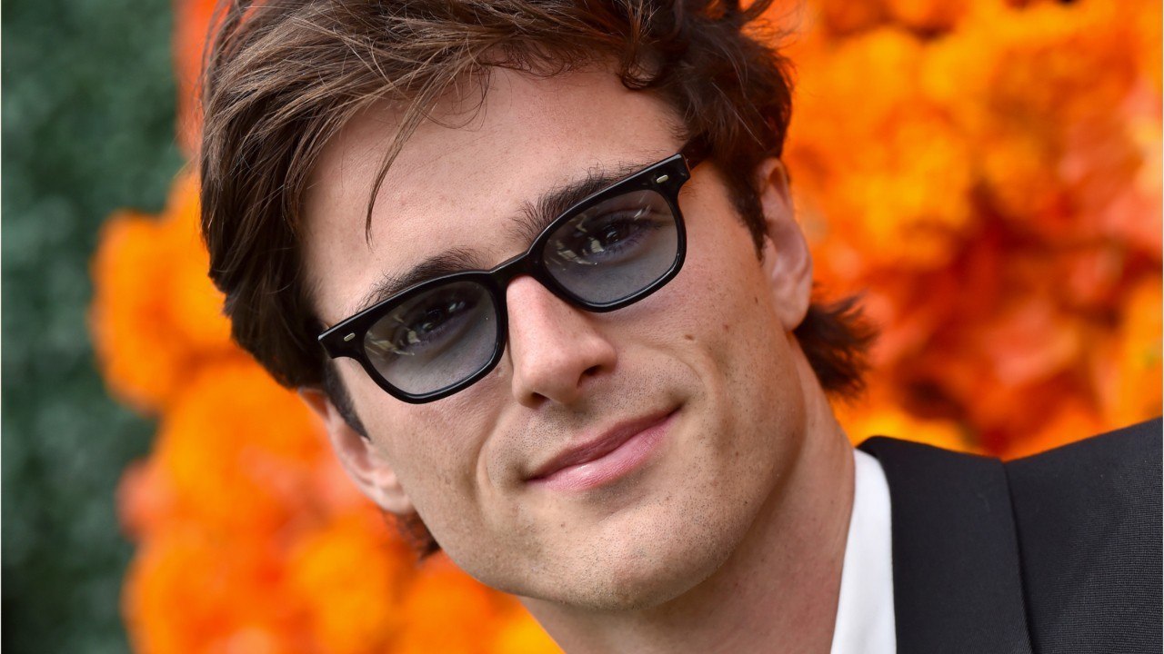 GALA VIDEO - Kaia Gerber : son ex, Jacob Elordi devient égérie des parfums Hugo Boss