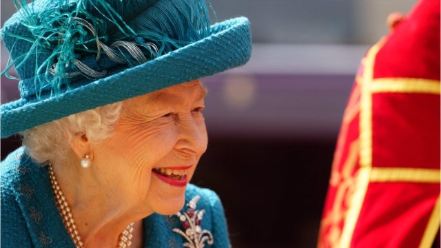 GALA VIDEO - Elizabeth II détrônée à la Barbade : sa réaction très émouvante