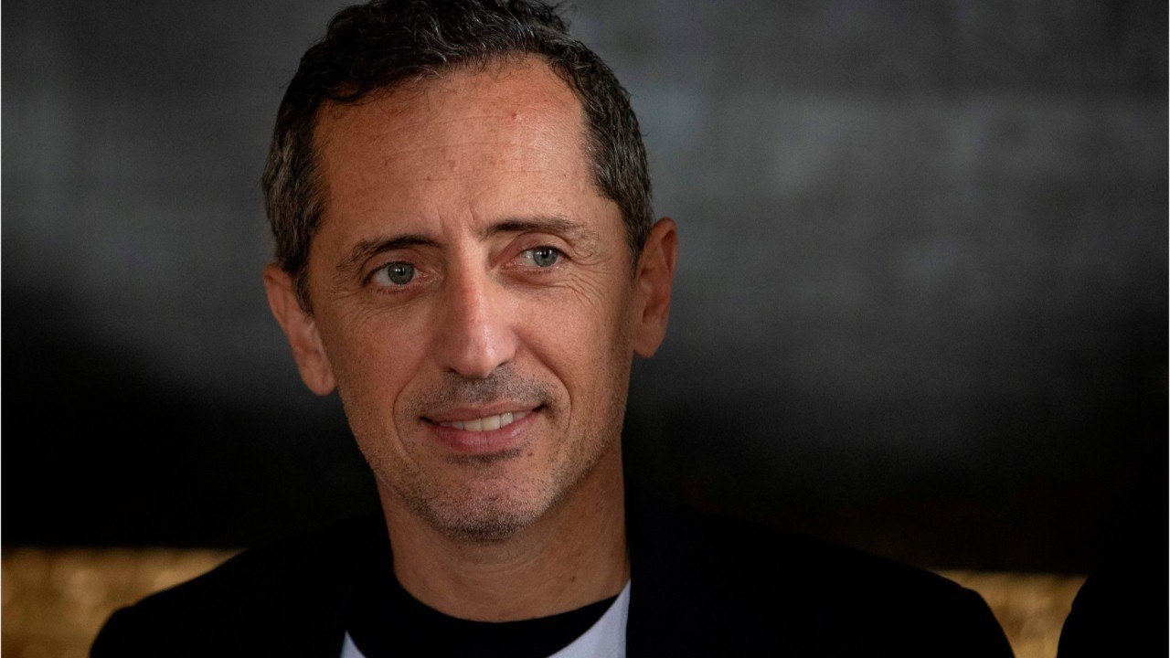 GALA VIDEO - "Vous me laissez tranquille !" : Gad Elmaleh remballé par "sa star"... Les internautes adorent ! (1)
