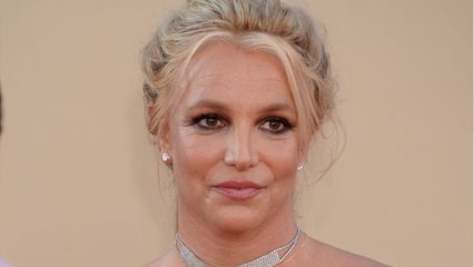 GALA VIDEO - Britney Spears en colère contre Christina Aguilera et elle le fait savoir !