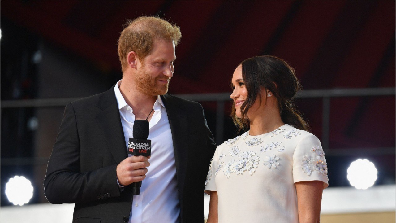 GALA VIDEO - Baptême de Lilibet Diana : Meghan Markle et Harry font-ils du chantage à la famille royale ?