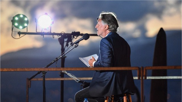 GALA VIDEO – Richard Berry sur scène : sa fille Josephine le soutient après l'indignation de Coline