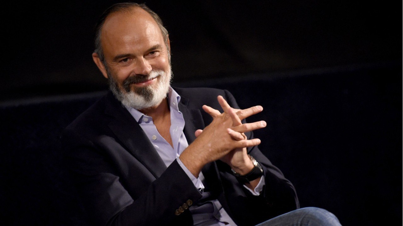 GALA VIDEO - « Il joue un double jeu " : Edouard Philippe a les oreilles qui sifflent…