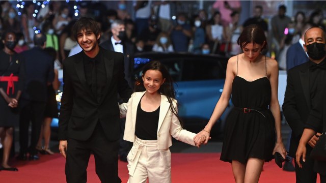 GALA VIDEO - Charlotte Gainsbourg pas épargnée par ses deux filles : « Elles se sont moquées de moi