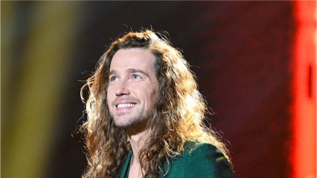 GALA VIDEO – « Je fais un biberon ? : les rares confidences de Julien Doré sur sa vie privée