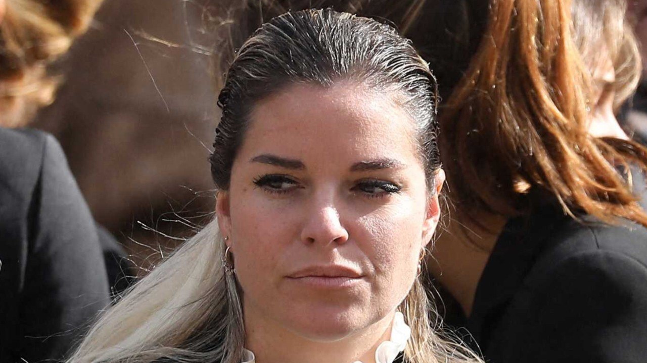 GALA VIDEO – PHOTO – Sophie Tapie sort du silence et rend à son tour un bel hommage à son père disparu.