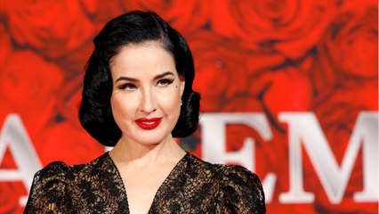 GALA VIDEO - Le saviez-vous ? Dita Von Teese a vécu une idylle avec le fils d'un célèbre couturier français