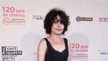 GALA VIDEO - Isabelle Mergault comblée par la petite Lili : « Elle n'a pas eu une enfance facile 