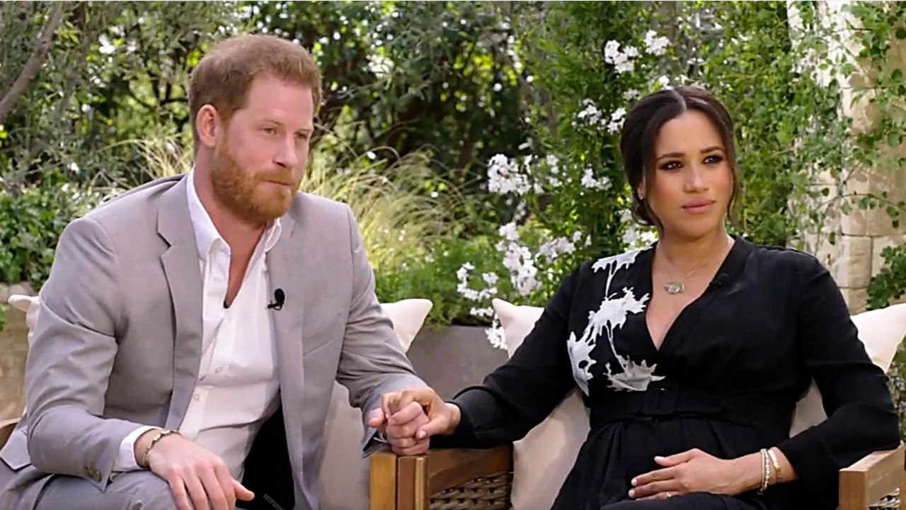 GALA VIDEO - Meghan Markle et Harry hués : ces images censurées.