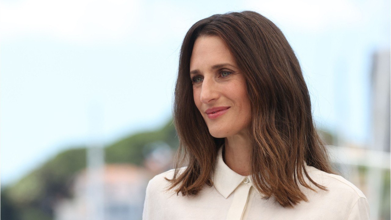 GALA VIDEO - Camille Cottin se livre sur ses origines : « Ma mère a quitté l'Algérie à 15 ans ".