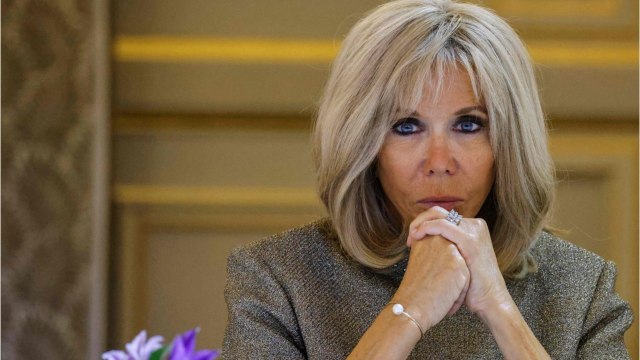 GALA VIDEO - Brigitte Macron victime d'une usurpation d'identité : une affaire embarrassante pour l'Elysée ?